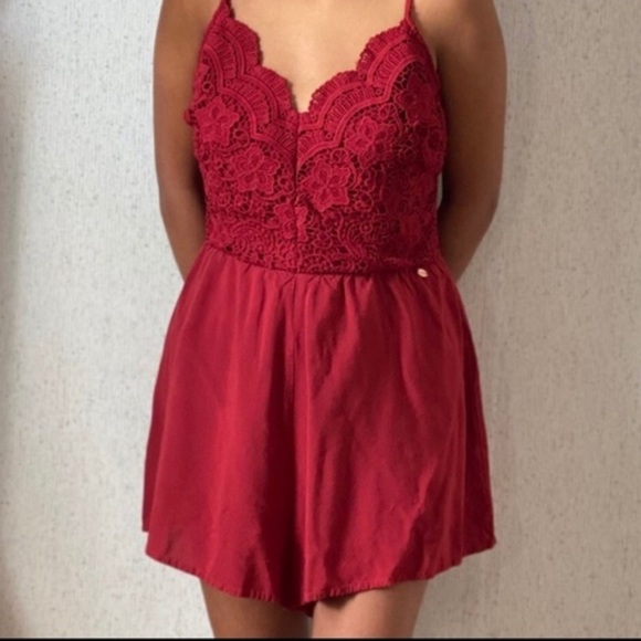 Guess Lace Top Romper Size Medium - Picture 1 of 10